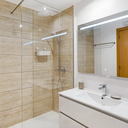 Uptown Urban Escape By Lovelystay Apartman *