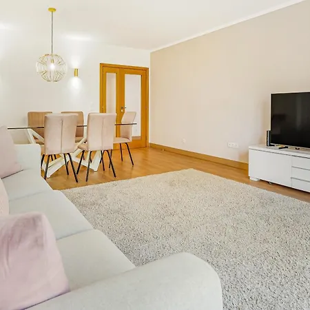 Uptown Urban Escape By Lovelystay Apartamento *
