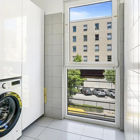 Uptown Urban Escape By Lovelystay Lejlighed