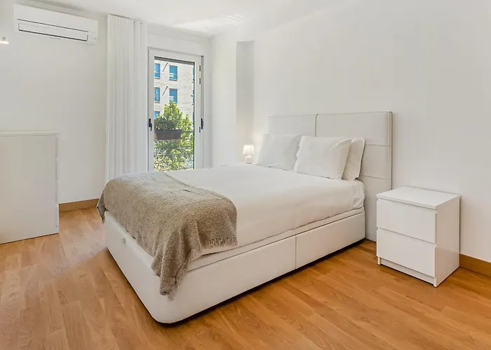 Uptown Urban Escape By Lovelystay Appartement