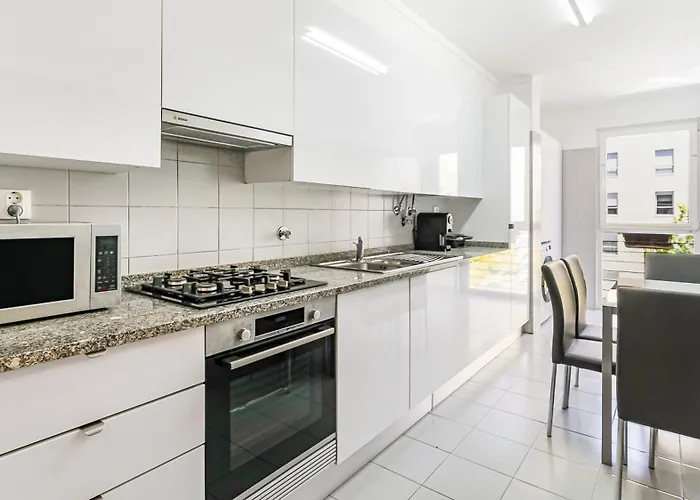 Uptown Urban Escape By Lovelystay Appartement *